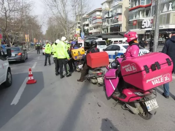 Bağdat Caddesi'nde koronavirüs denetimi Bağdat Caddesi'nde koronavirüs denetimi