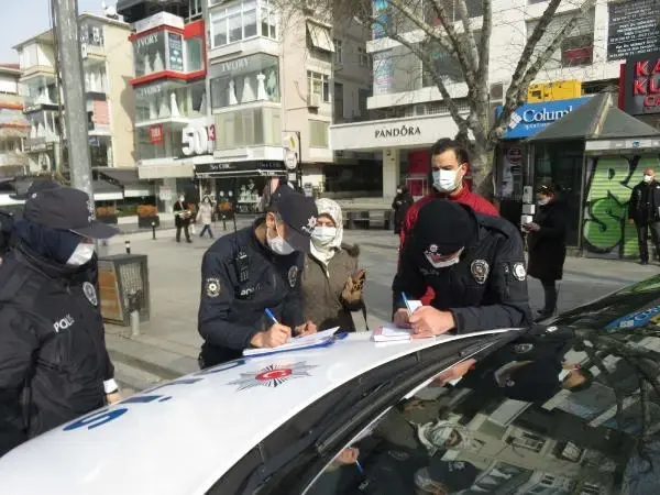 Bağdat Caddesi'nde koronavirüs denetimi Bağdat Caddesi'nde koronavirüs denetimi