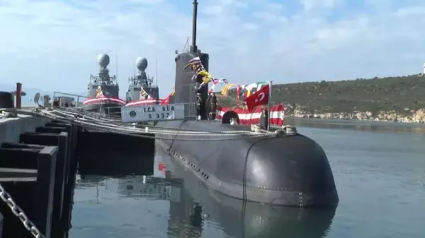 Son dakika haber | Milli Savunma Bakanı Hulusi Akar, TCG Gür denizaltısını ziyaret etti Son dakika haber | Milli Savunma Bakanı Hulusi Akar, TCG Gür denizaltısını ziyaret etti