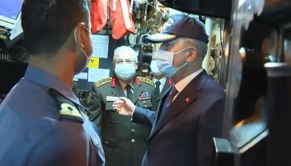 Son dakika haber | Milli Savunma Bakanı Hulusi Akar, TCG Gür denizaltısını ziyaret etti Son dakika haber | Milli Savunma Bakanı Hulusi Akar, TCG Gür denizaltısını ziyaret etti