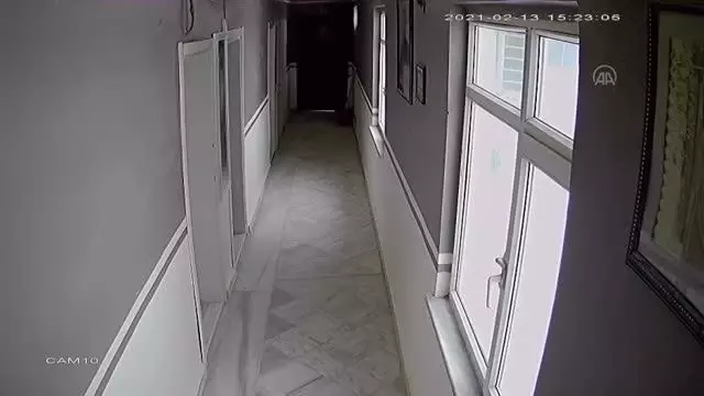 Son dakika haberleri... BALIKESİR - Mermer fabrikası sahibinin, maden mühendisi kadın çalışanını darbettiği anlar güvenlik kamerasına yansıdı Son dakika haberleri... BALIKESİR - Mermer fabrikası sahibinin, maden mühendisi kadın çalışanını darbettiği anlar güvenlik kamerasına yansıdı