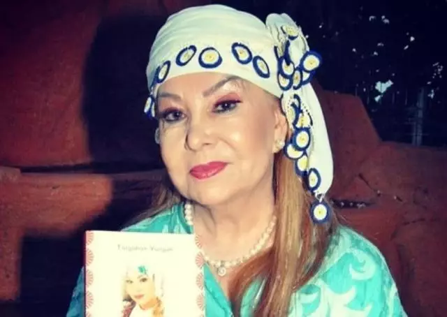 Bedia Akartürk - Kesik Çayır Şarkı Sözleri! | İbo Show konuğu Bedia Akartürk kimdir? Bedia Akartürk - Kesik Çayır Şarkı Sözleri! | İbo Show konuğu Bedia Akartürk kimdir?