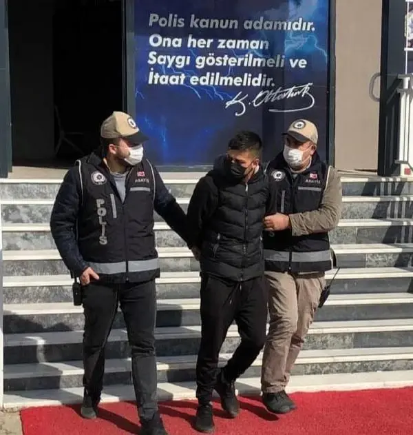 Bir ayda 7 ev soyan şüpheli 1 tutuklandı Bir ayda 7 ev soyan şüpheli 1 tutuklandı