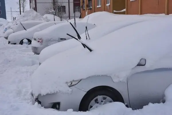 Bitlis'te kar kalınlığı 40 santim oldu; 125 köy yolu kapandı Bitlis'te kar kalınlığı 40 santim oldu; 125 köy yolu kapandı