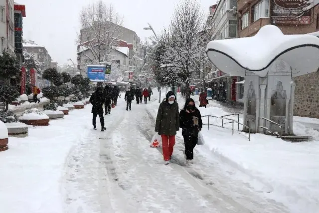 Bolu sıfırın altında 29,7 dereceyle Türkiye'nin en soğuk ili oldu Bolu sıfırın altında 29,7 dereceyle Türkiye'nin en soğuk ili oldu
