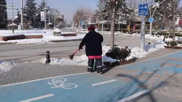Bolu sıfırın altında 29,7 dereceyle Türkiye'nin en soğuk ili oldu Bolu sıfırın altında 29,7 dereceyle Türkiye'nin en soğuk ili oldu
