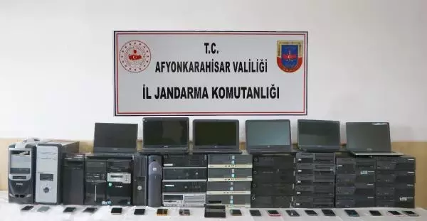 Çağrı merkezi aracılığıyla 4 milyon liralık dolandırıcılığa 11 tutuklama Çağrı merkezi aracılığıyla 4 milyon liralık dolandırıcılığa 11 tutuklama