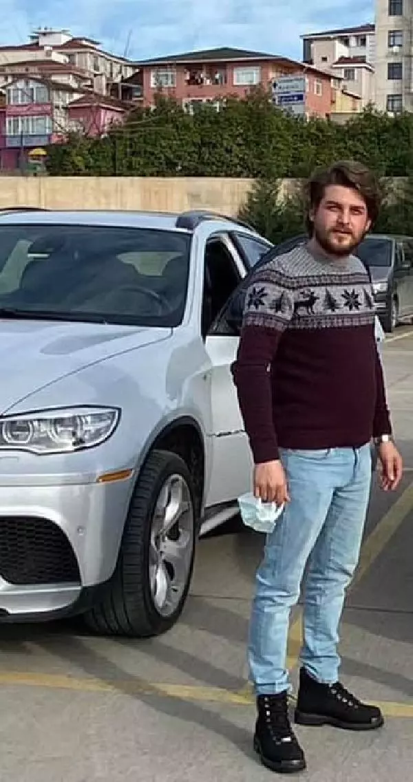 Çaya uçan otomobilin sürücüsü öldü Çaya uçan otomobilin sürücüsü öldü