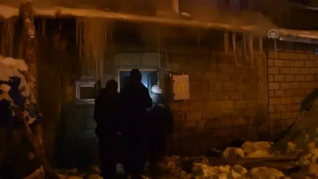 Son dakika haberi... Çıkan yangın, tüplerin bulunduğu iş yerine sıçramadan söndürüldü Son dakika haberi... Çıkan yangın, tüplerin bulunduğu iş yerine sıçramadan söndürüldü