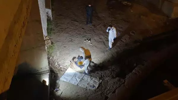 Çubuk Çayı'nın beton yatağına düşen kişi öldü Çubuk Çayı'nın beton yatağına düşen kişi öldü