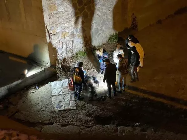 Çubuk Çayı'nın beton yatağına düşen kişi öldü Çubuk Çayı'nın beton yatağına düşen kişi öldü
