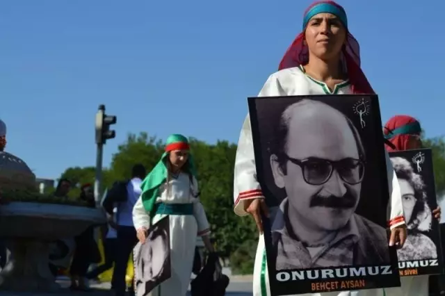 Demir Özlü'nün 1984'te Behçet Aysan'a yazdığı mektup: 'Türk edebiyatının en büyük sorunu dünya akımlarıyla karşılaşmak ve hesaplaşmak' Demir Özlü'nün 1984'te Behçet Aysan'a yazdığı mektup: 'Türk edebiyatının en büyük sorunu dünya akımlarıyla karşılaşmak ve hesaplaşmak'