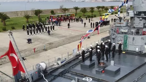 Deniz Harp Okulu'nda devir teslim töreni Deniz Harp Okulu'nda devir teslim töreni