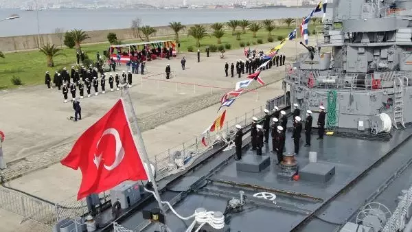 Deniz Harp Okulu'nda devir teslim töreni Deniz Harp Okulu'nda devir teslim töreni