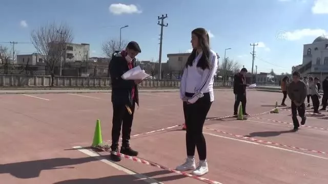 DİYARBAKIR - Oryantiring yarışmasında sporcular ter döktü DİYARBAKIR - Oryantiring yarışmasında sporcular ter döktü