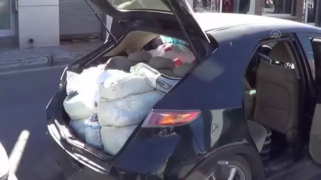 Dört arkadaş, ihtiyaç sahibi ailelerin yuvasına mutluluk taşıyor Dört arkadaş, ihtiyaç sahibi ailelerin yuvasına mutluluk taşıyor