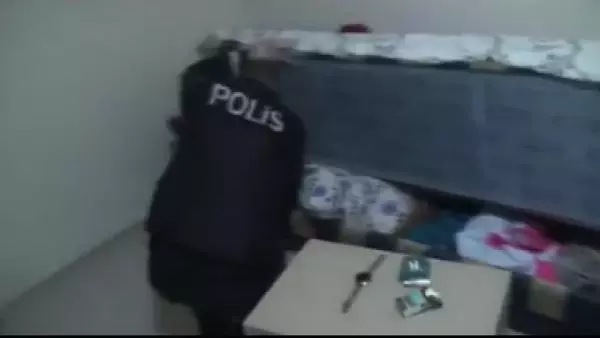 Son dakika gündem: (Ek bilgiyle) 'Mobil bankacılık' dolandırıcılığı: 48 kişiye gözaltı kararı Son dakika gündem: (Ek bilgiyle) 'Mobil bankacılık' dolandırıcılığı: 48 kişiye gözaltı kararı