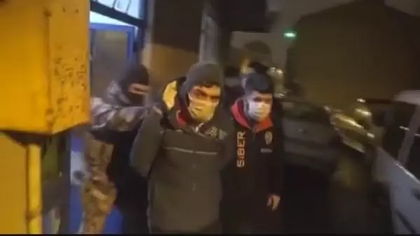 Son dakika gündem: (Ek bilgiyle) 'Mobil bankacılık' dolandırıcılığı: 48 kişiye gözaltı kararı Son dakika gündem: (Ek bilgiyle) 'Mobil bankacılık' dolandırıcılığı: 48 kişiye gözaltı kararı