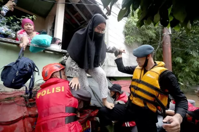 Son dakika haber | Endonezya'yı sel vurdu, binden fazla kişi tahliye edildi Son dakika haber | Endonezya'yı sel vurdu, binden fazla kişi tahliye edildi