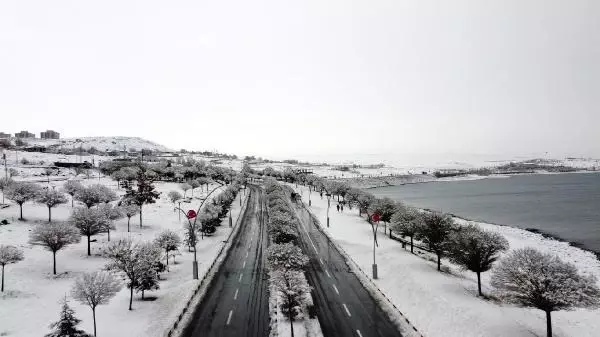 Erciş'in eşsiz kar manzarası havadan görüntülendi Erciş'in eşsiz kar manzarası havadan görüntülendi