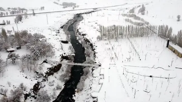 Erciş'in eşsiz kar manzarası havadan görüntülendi Erciş'in eşsiz kar manzarası havadan görüntülendi