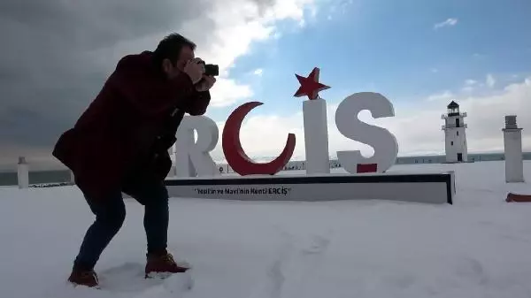 Erciş'in eşsiz kar manzarası havadan görüntülendi Erciş'in eşsiz kar manzarası havadan görüntülendi
