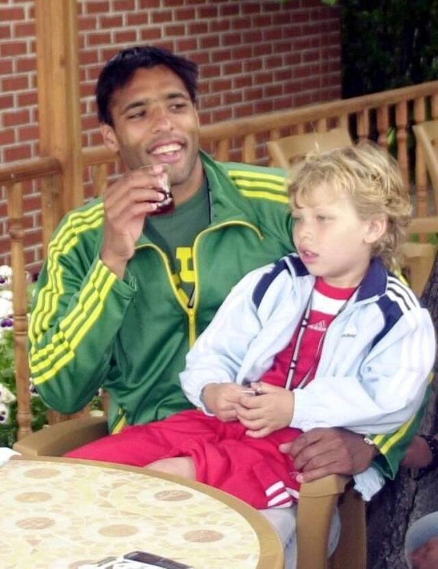 Sydney, son of former F. Gardener van Hooijdonk, returned from Beşiktaş's door