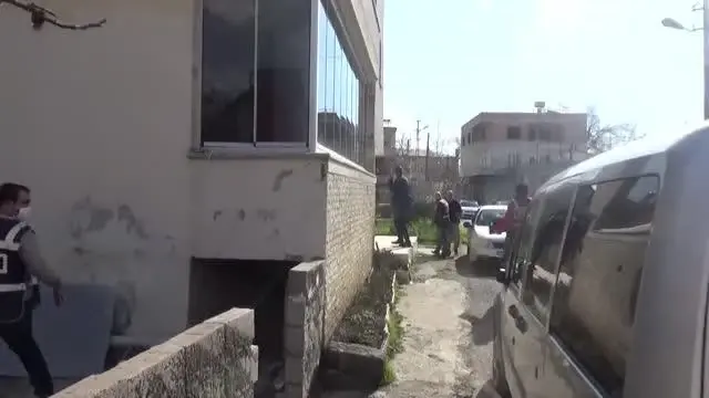 Evde kumar oynarken yakalanan 5 kişiye 15 bin 750 lira ceza verildi Evde kumar oynarken yakalanan 5 kişiye 15 bin 750 lira ceza verildi
