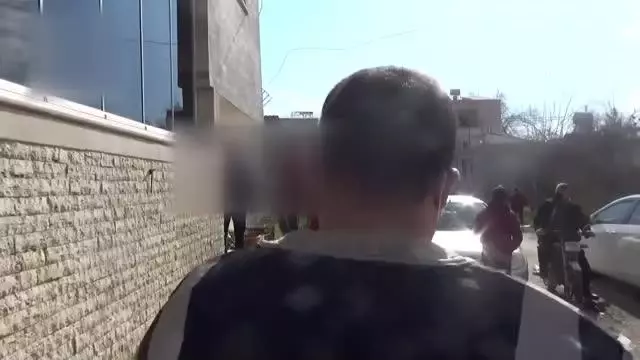 Evde kumar oynarken yakalanan 5 kişiye 15 bin 750 lira ceza verildi Evde kumar oynarken yakalanan 5 kişiye 15 bin 750 lira ceza verildi