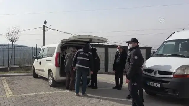 Evde ölü bulunan kadının gözaltına alınan ağabeyi ve yengesi adliyede Evde ölü bulunan kadının gözaltına alınan ağabeyi ve yengesi adliyede