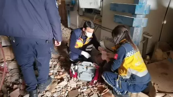 Bursa'da fabrikada buhar kazanı patladı: 1 işçi öldü, 4'ü ağır 6 işçi yaralandı Bursa'da fabrikada buhar kazanı patladı: 1 işçi öldü, 4'ü ağır 6 işçi yaralandı