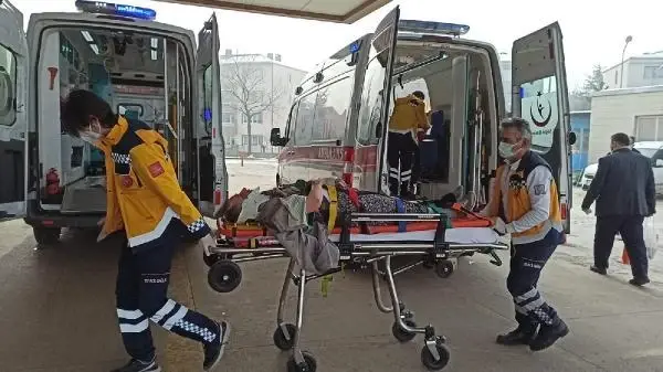 Bursa'da fabrikada buhar kazanı patladı: 1 işçi öldü, 4'ü ağır 6 işçi yaralandı Bursa'da fabrikada buhar kazanı patladı: 1 işçi öldü, 4'ü ağır 6 işçi yaralandı