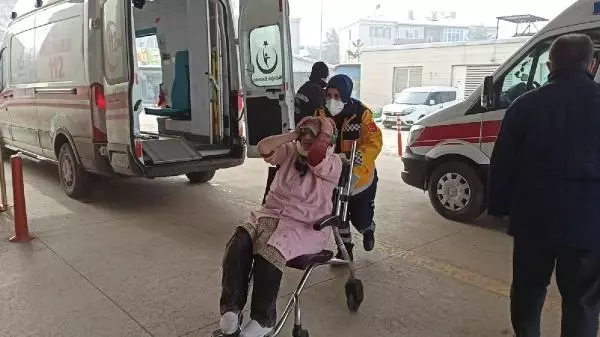 Bursa'da fabrikada buhar kazanı patladı: 1 işçi öldü, 4'ü ağır 6 işçi yaralandı Bursa'da fabrikada buhar kazanı patladı: 1 işçi öldü, 4'ü ağır 6 işçi yaralandı