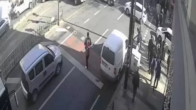 Gasp zanlısı 12 kişiden 8'i tutuklandı Gasp zanlısı 12 kişiden 8'i tutuklandı