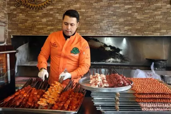 Gaziantepliler sabah 'beyran', öğleden sonra 'kebap' siparişi veriyor Gaziantepliler sabah 'beyran', öğleden sonra 'kebap' siparişi veriyor