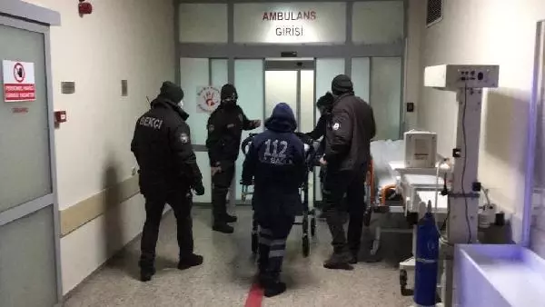 Son dakika! Gürültü ihbarına giden iki polise bıçaklı saldırı Son dakika! Gürültü ihbarına giden iki polise bıçaklı saldırı
