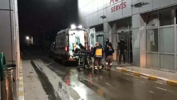 Son dakika! Gürültü ihbarına giden iki polise bıçaklı saldırı Son dakika! Gürültü ihbarına giden iki polise bıçaklı saldırı
