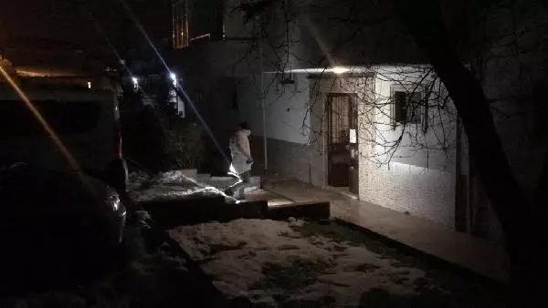 Son dakika! Gürültü ihbarına giden iki polise bıçaklı saldırı Son dakika! Gürültü ihbarına giden iki polise bıçaklı saldırı