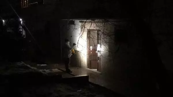 Son dakika! Gürültü ihbarına giden iki polise bıçaklı saldırı Son dakika! Gürültü ihbarına giden iki polise bıçaklı saldırı