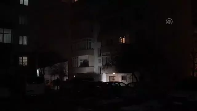 İki polis memuruna bıçaklı saldırı İki polis memuruna bıçaklı saldırı