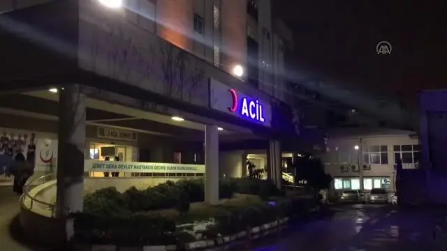 İki polis memuruna bıçaklı saldırı İki polis memuruna bıçaklı saldırı