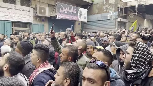 İsrail cezaevinde 6 ay önce vefat eden Filistinli tutuklunun cenazesi toprağa verildi İsrail cezaevinde 6 ay önce vefat eden Filistinli tutuklunun cenazesi toprağa verildi