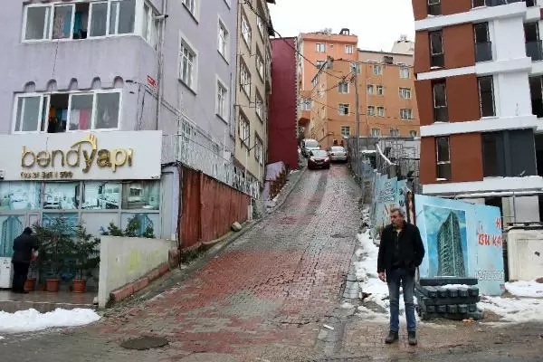 Son dakika haber: İstanbul'da kar kazası; kayan taksiden atladı