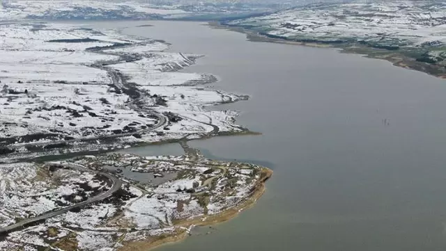 İstanbul'un barajlarındaki doluluk oranı 6 ay sonra ilk kez yüzde 50'yi geçti İstanbul'un barajlarındaki doluluk oranı 6 ay sonra ilk kez yüzde 50'yi geçti