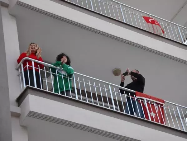 Kargocunun darbettiği otizmli Kuzey'e taraftarlardan sürpriz doğum günü Kargocunun darbettiği otizmli Kuzey'e taraftarlardan sürpriz doğum günü