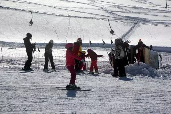 Kartalkaya'da hafta sonunda kayak keyfi Kartalkaya'da hafta sonunda kayak keyfi