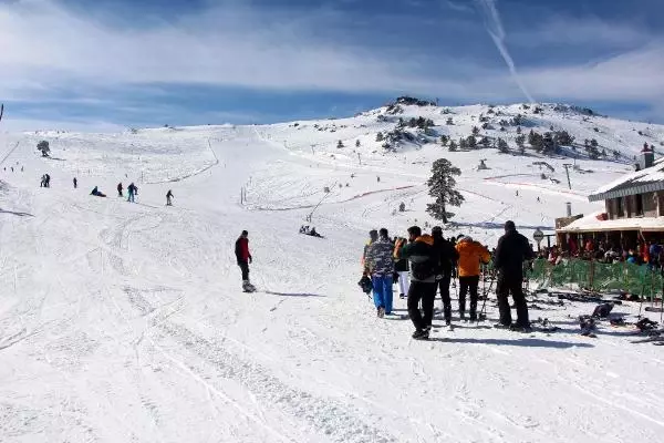 Kartalkaya'da hafta sonunda kayak keyfi Kartalkaya'da hafta sonunda kayak keyfi