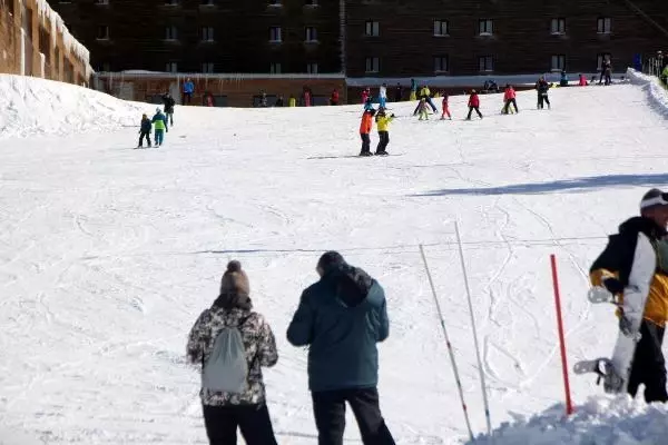 Kartalkaya'da hafta sonunda kayak keyfi Kartalkaya'da hafta sonunda kayak keyfi