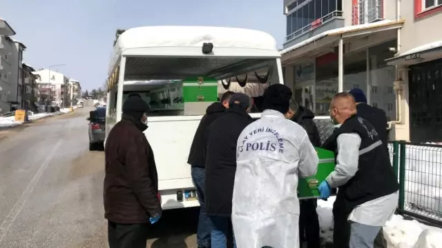 Bir kişi evinde ölü bulundu Bir kişi evinde ölü bulundu