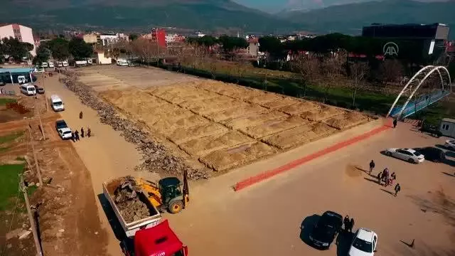 Kiraz'da kapalı pazar yerinin temeli atıldı Kiraz'da kapalı pazar yerinin temeli atıldı
